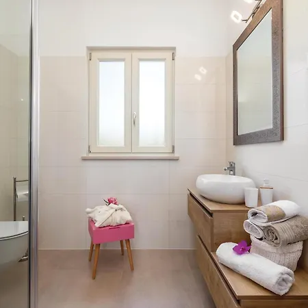 Stunning In With Sauna Feriehus *